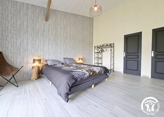 Sas Au Brunet Bed & Breakfast *